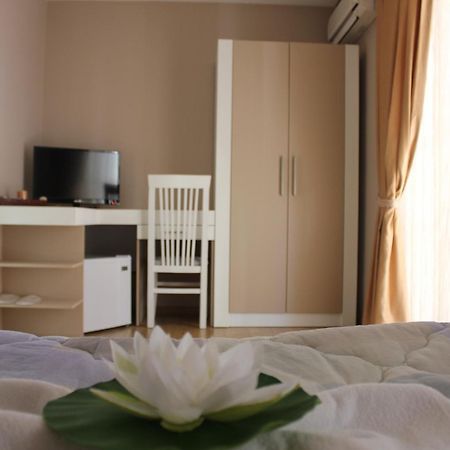 Hotel Vila Verde City Center ティラナ エクステリア 写真