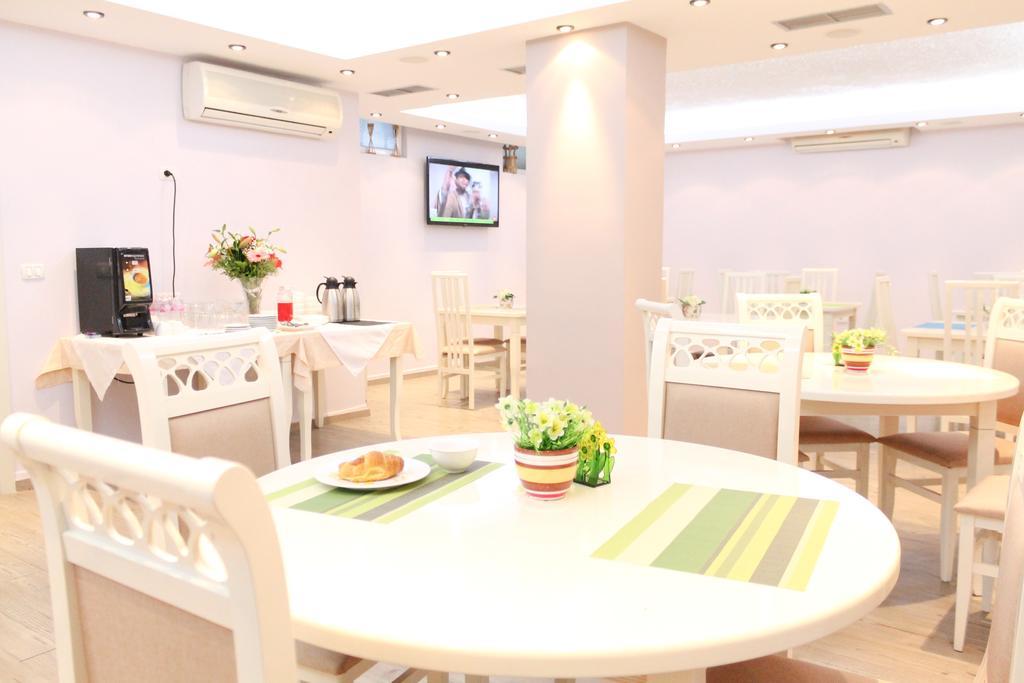 Hotel Vila Verde City Center ティラナ エクステリア 写真