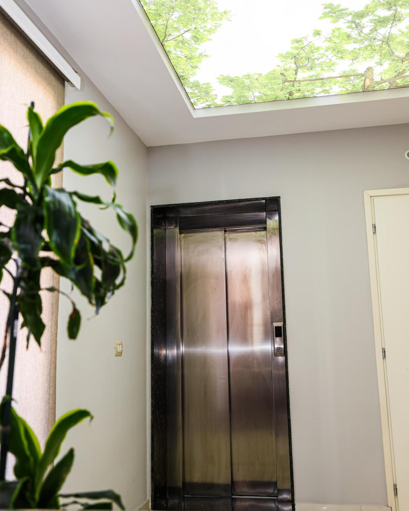 Hotel Vila Verde City Center ティラナ エクステリア 写真