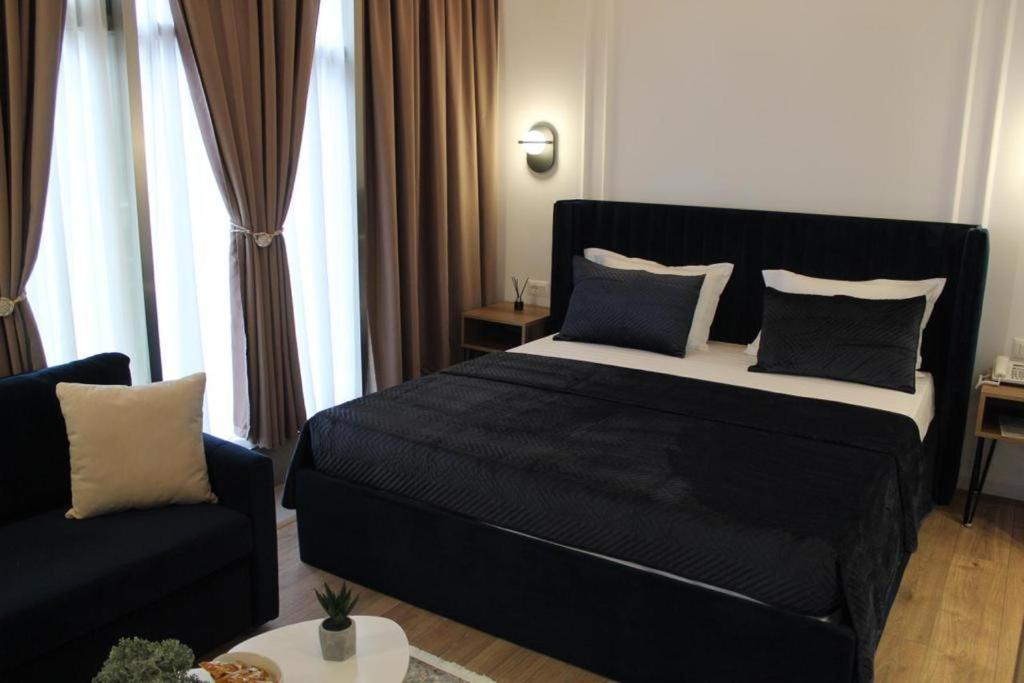Hotel Vila Verde City Center ティラナ エクステリア 写真