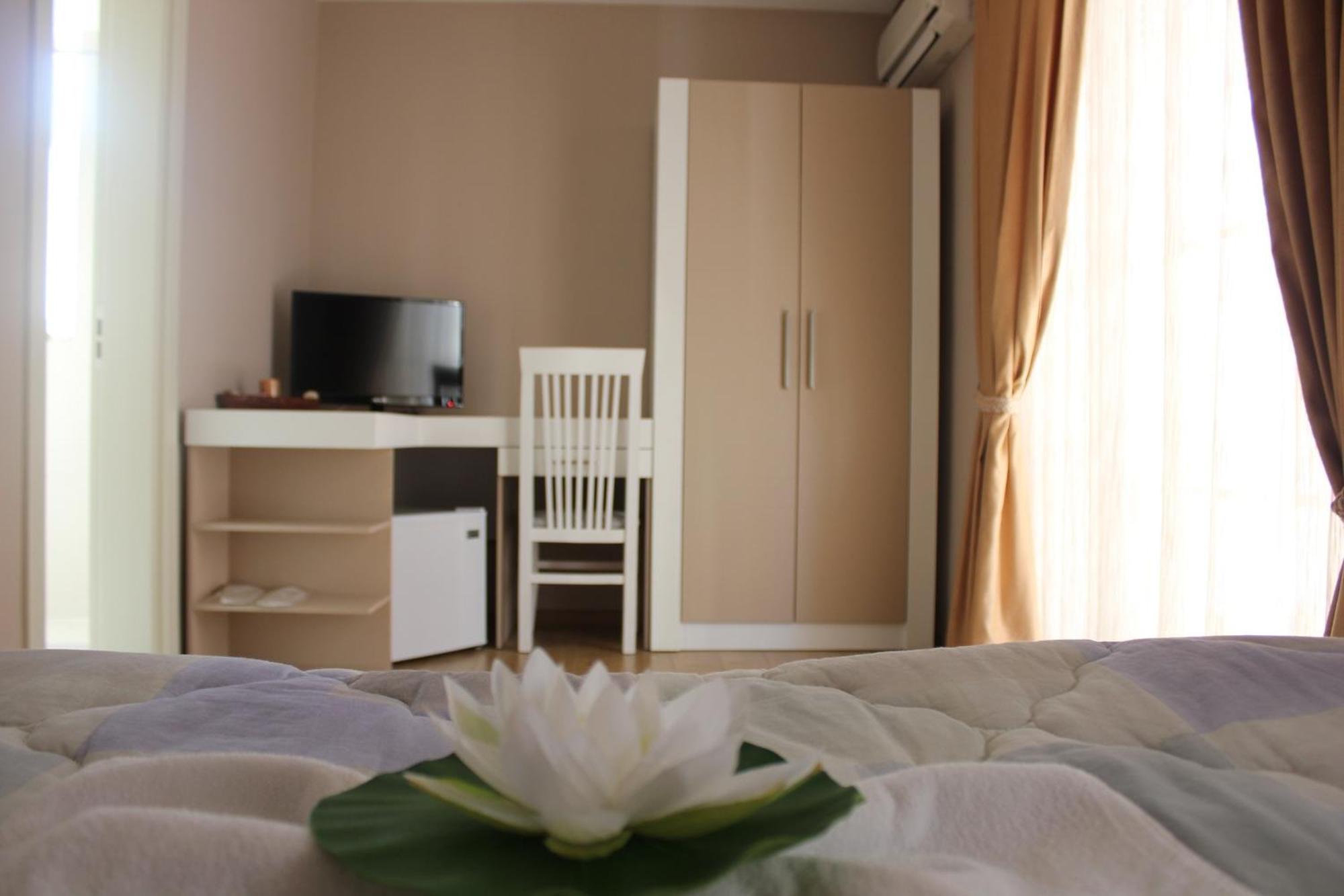 Hotel Vila Verde City Center ティラナ エクステリア 写真